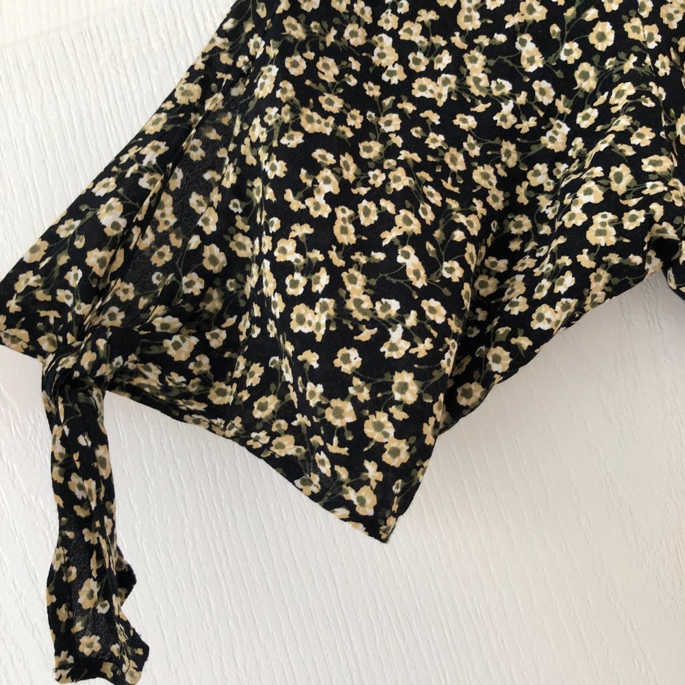 Faithfull The Brand Black & Cream Floral Short Sleeve Play Suit Romper Size 8 - Picture 5 of 10